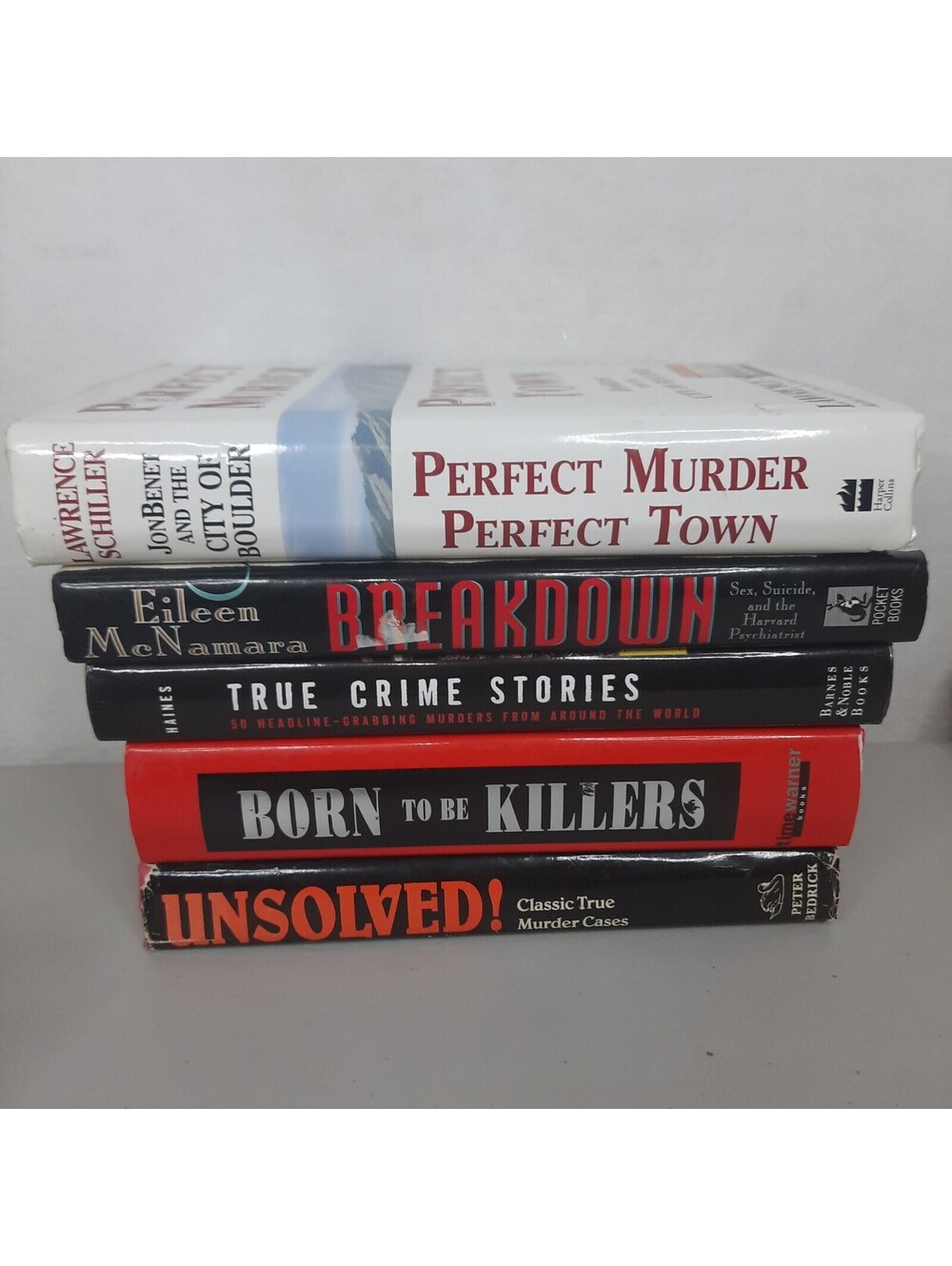5 Hardcover True Crime Books Perfect Murder Perfect Town Breakdown Born to be Ki